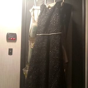 Brand: Speakless Kids, Size:16, Color: Black